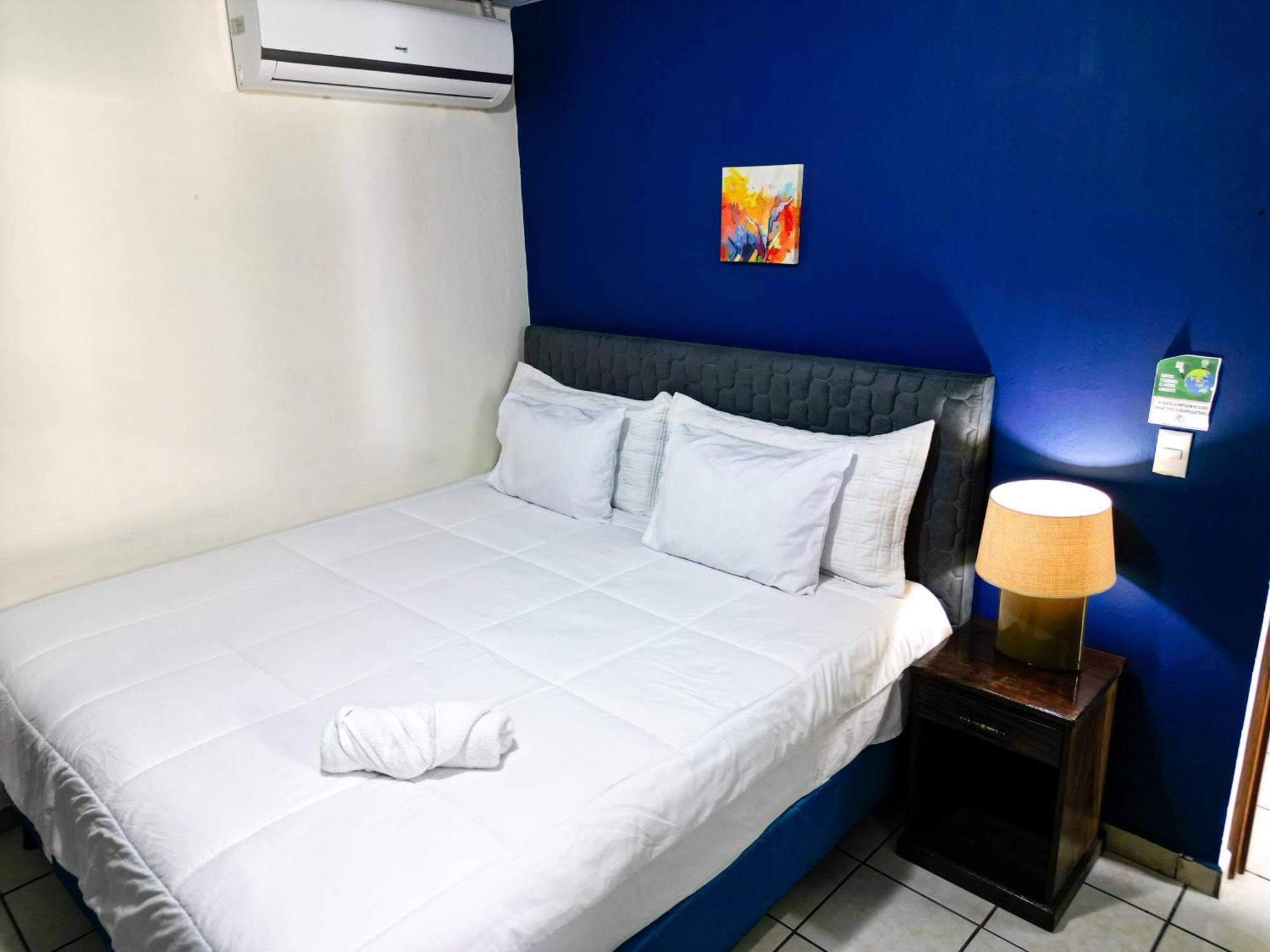 Hotel Suenos San Salvador Buitenkant foto