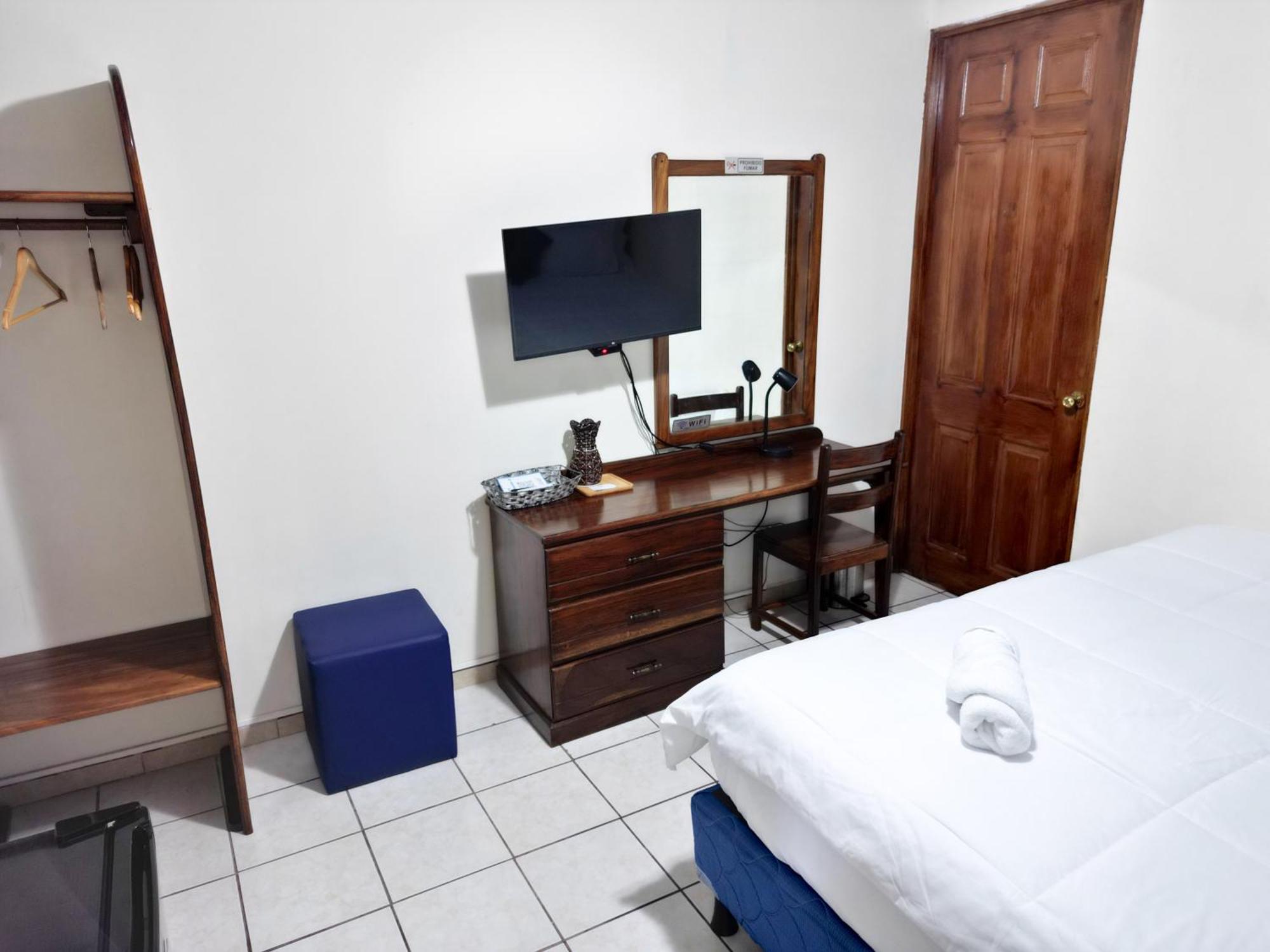 Hotel Suenos San Salvador Buitenkant foto
